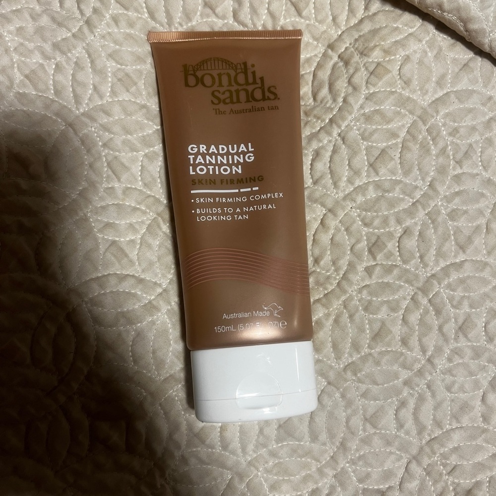 Bondi Sands Gradual Tanning Lotion - Brown and White